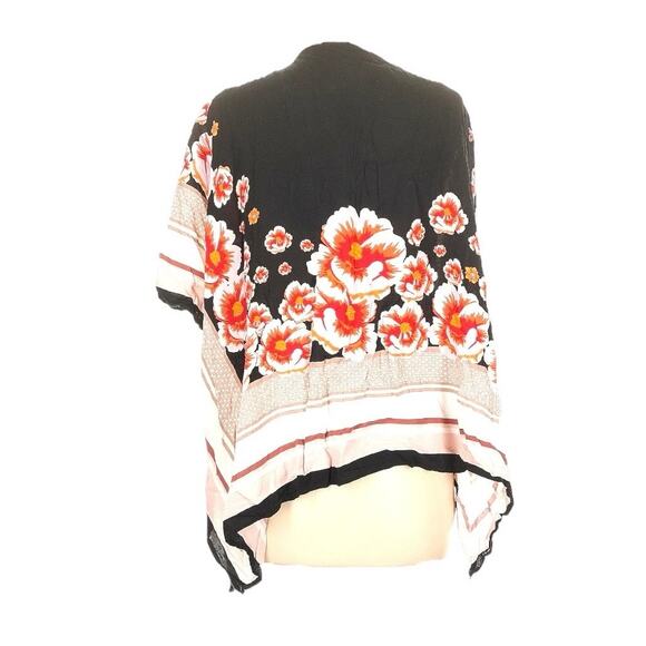 Steve Madden Kimono Wrap - Beautiful Black/White w/ Vibrant Red/Orange Flowers - Picture 3 of 10